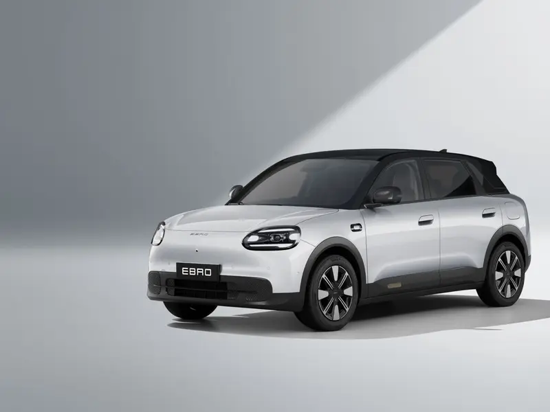 EBRO lanza nuevo vehículo urbano 100% eléctrico para movilidad accesible en España