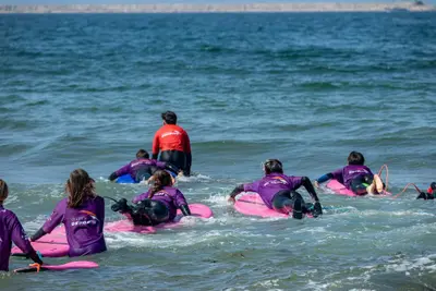 Abre el plazo de inscripción para la Escuela Municipal de Surf en Oleiros