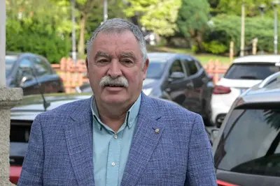 El alcalde de Oleiros, Ángel García Seoane, amenaza a la Policía tras incidente con grúa