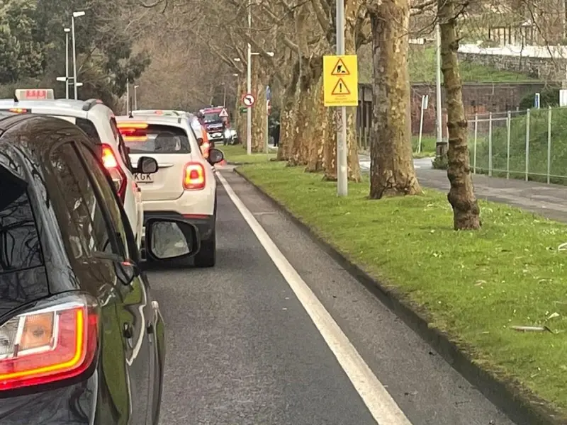 Accidente de tráfico deja a motorista herido en Oleiros