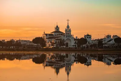 El Camino de Doñana impulsa campaña ambiental con 7.000 bolsas para la romería del Rocío