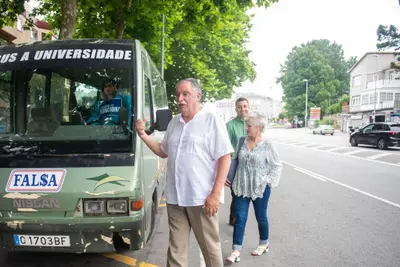 El PSOE de Oleiros solicita multar al alcalde por abandono de residuos en la vía pública