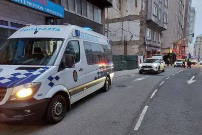 Accidente de motocicleta en Oleiros deja un herido leve