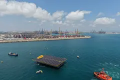 El Puerto de Valencia prueba tecnología fotovoltaica flotante marina