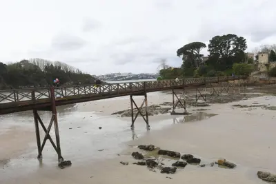 Oleiros asegura que la playa de Santa Cruz es apta para el baño con nuevos análisis
