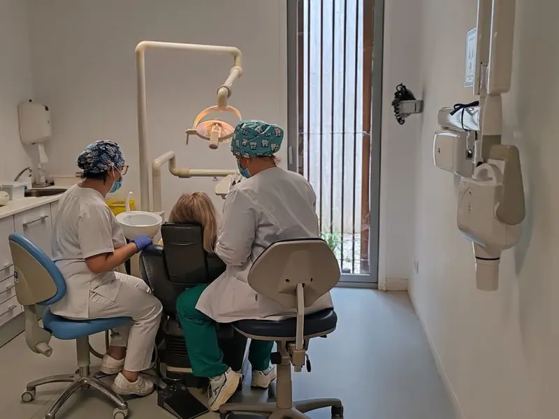 Programa 'Sorrir' mejora la atención bucodental en residencias de Oleiros