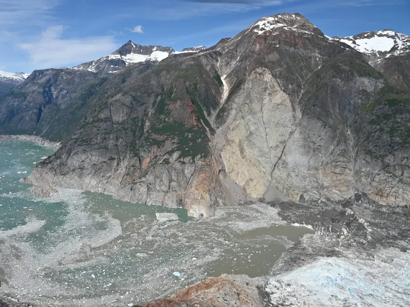 El retroceso de glaciares podría aumentar el riesgo de tsunamis en comunidades costeras
