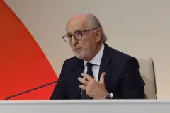 Repsol aboga por el equilibrio entre combustibles fósiles y energías renovables