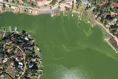 Contaminación de lagos en Chile agrava crisis hídrica y afecta al turismo