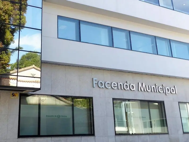 Oleiros adjudica el contrato de limpieza de edificios a nuevas empresas tras irregularidades