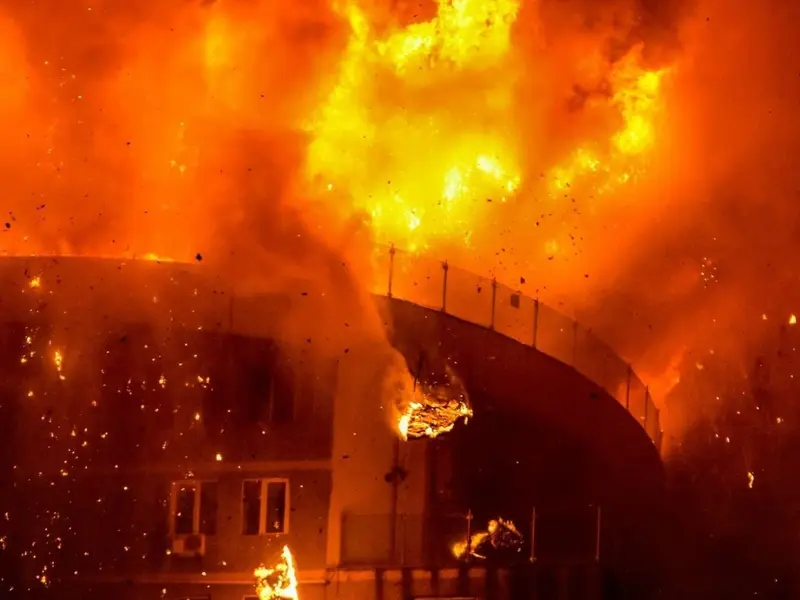 Incendios en California: más de 17,000 evacuados y varios fuegos activos