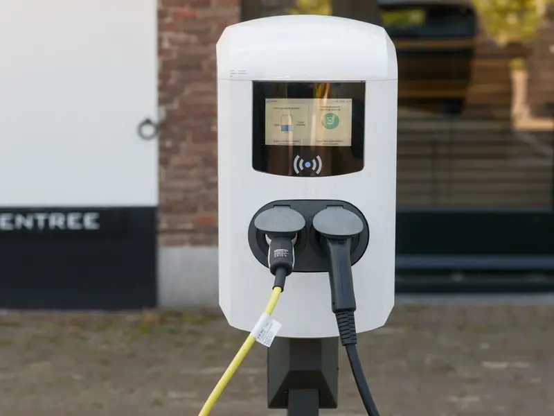 La inteligencia artificial revoluciona la recarga de coches eléctricos y mejora la experiencia del usuario