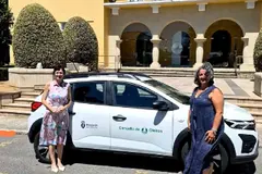 Oleiros recibe un nuevo vehículo para mejorar la atención a domicilio de Servicios Sociales