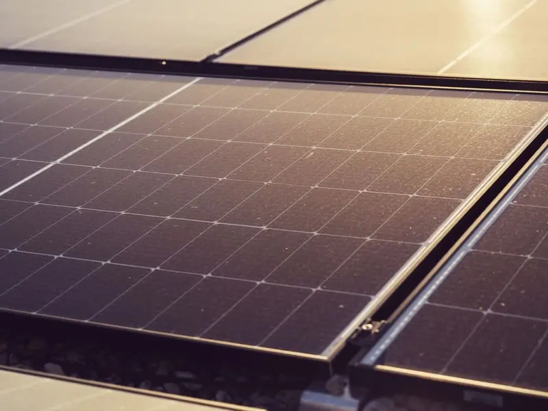 Talayuela destaca en empleo local y energías renovables con premio UNEF