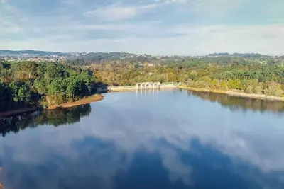 Oleiros exige la renovación de infraestructuras de agua para asegurar el suministro en la comarca