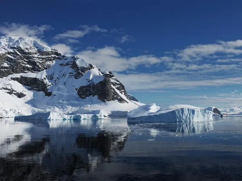 Un nuevo modelo revela el origen asimétrico de la Corriente Circumpolar Antártica