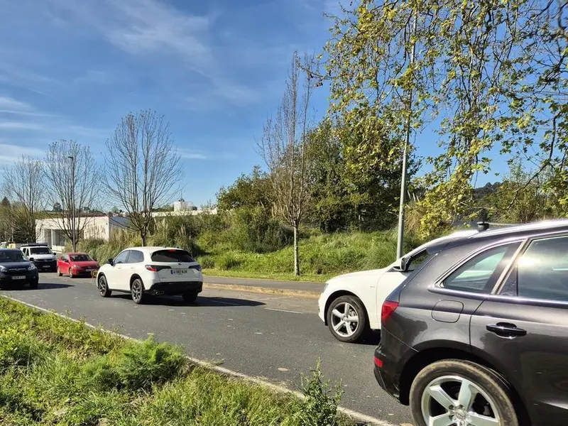 Oleiros solicitará la ampliación de la calzada y la construcción de aceras hacia Iñás