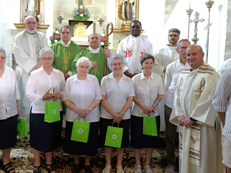 Homenaje a las Hijas de la Caridad en Oleiros por más de un siglo de servicio