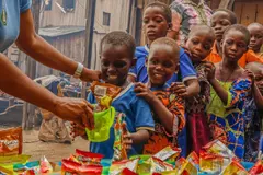 Microplásticos en comida infantil de Nestlé y Danone alarman a Greenpeace