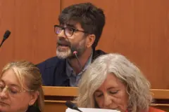El alcalde de Oleiros rechaza las acusaciones del PSOE sobre funcionarios municipales y amenaza con acciones legales