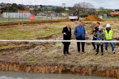 Oleiros avanza en la construcción de 94 viviendas de protección social en Xaz y proyecta más