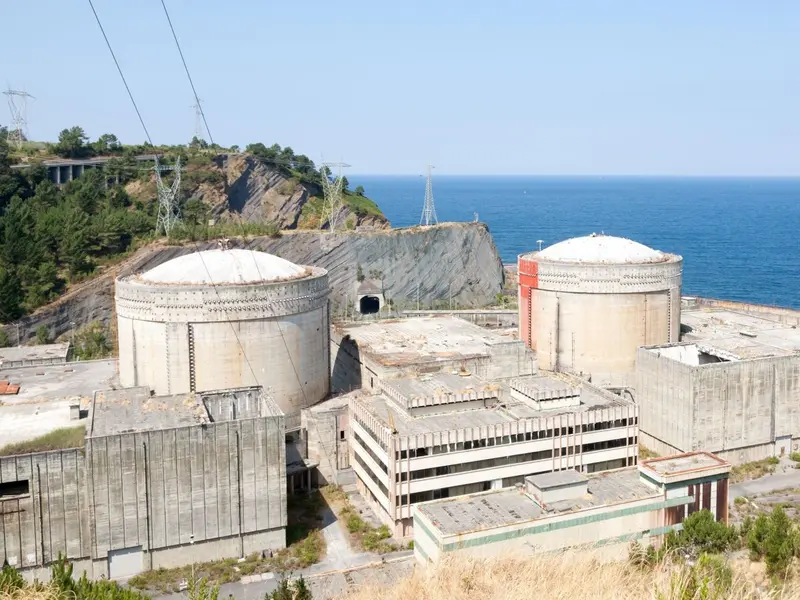 Greenpeace se opone a piscifactoría en Lemoiz y demanda restauración del entorno