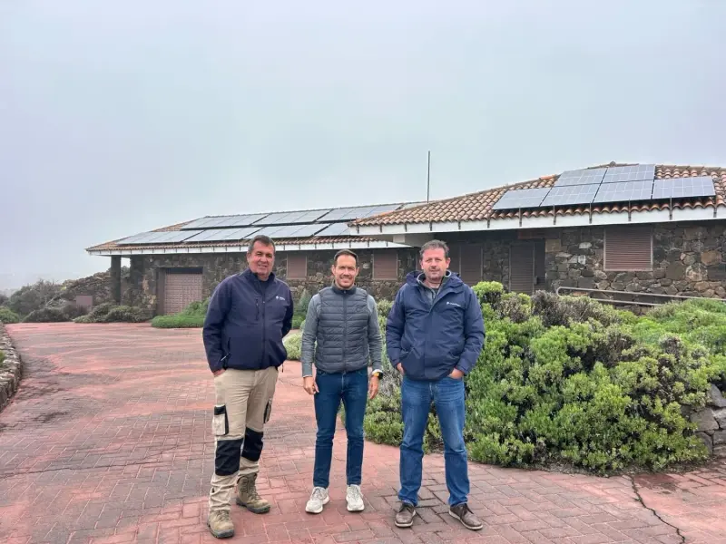 Nuevos sistemas de autoconsumo en el Parque Nacional del Teide impulsan la energía limpia