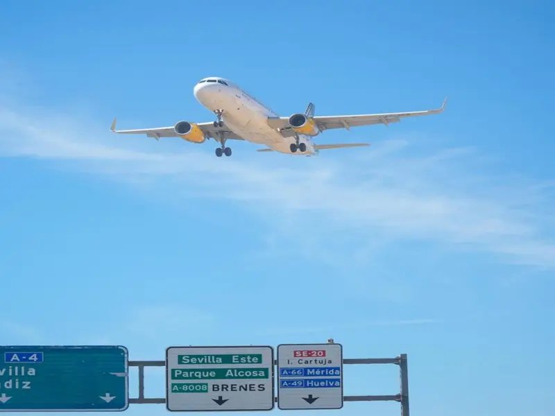 Aena invertirá 5,2 millones en una planta solar en el Aeropuerto de Sevilla