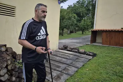 Un vecino de Arillo pide la ayuda del Concello para controlar la población de gatos