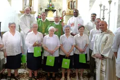 Homenaje a las Hijas de la Caridad en Oleiros por más de un siglo de servicio
