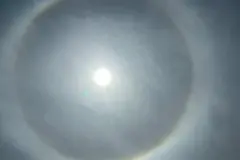 Curioso halo solar se observa en Oleiros por condiciones meteorológicas
