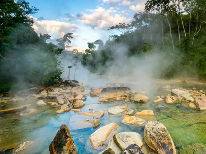 El río hirviente del Amazonas expone los efectos del calentamiento global en los bosques
