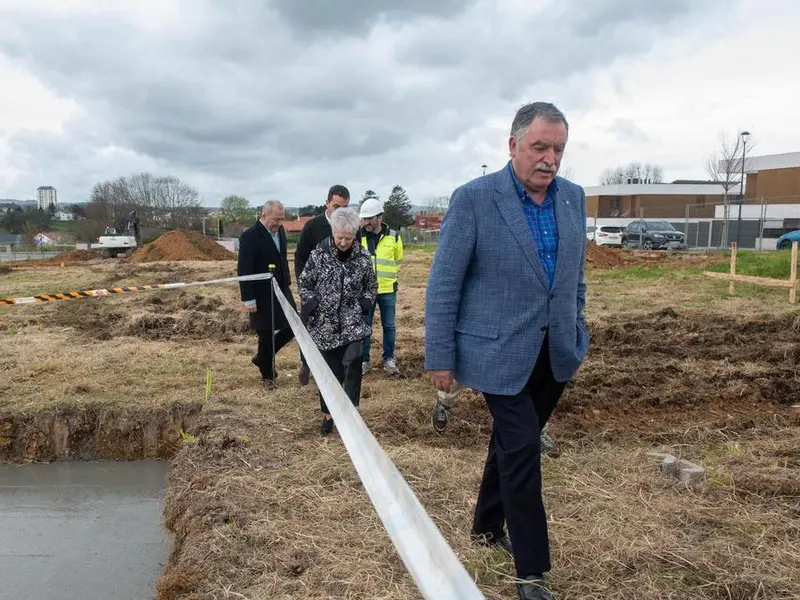 Inician obras de 94 viviendas protegidas en Xaz, frente a precios elevados del mercado