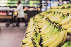 Los consumidores ven a los supermercados como esenciales en la lucha contra el desperdicio alimentario