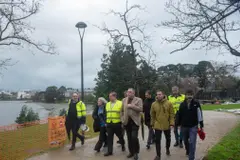 Oleiros inicia el expediente para demoler ruinas cerca del nuevo paseo de la ría
