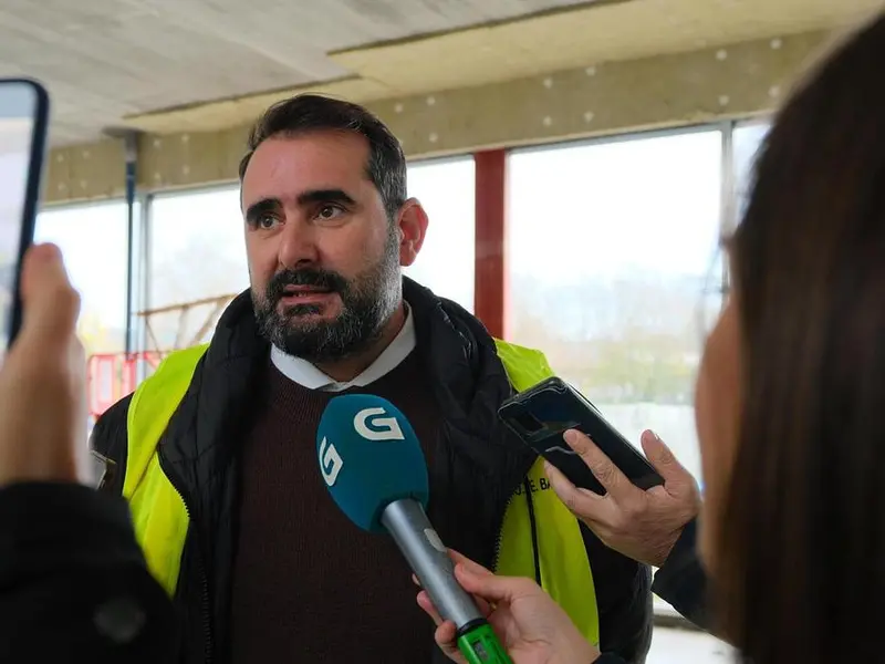 Avanza la construcción del multiusos en Bastiagueiro, un proyecto clave para Oleiros