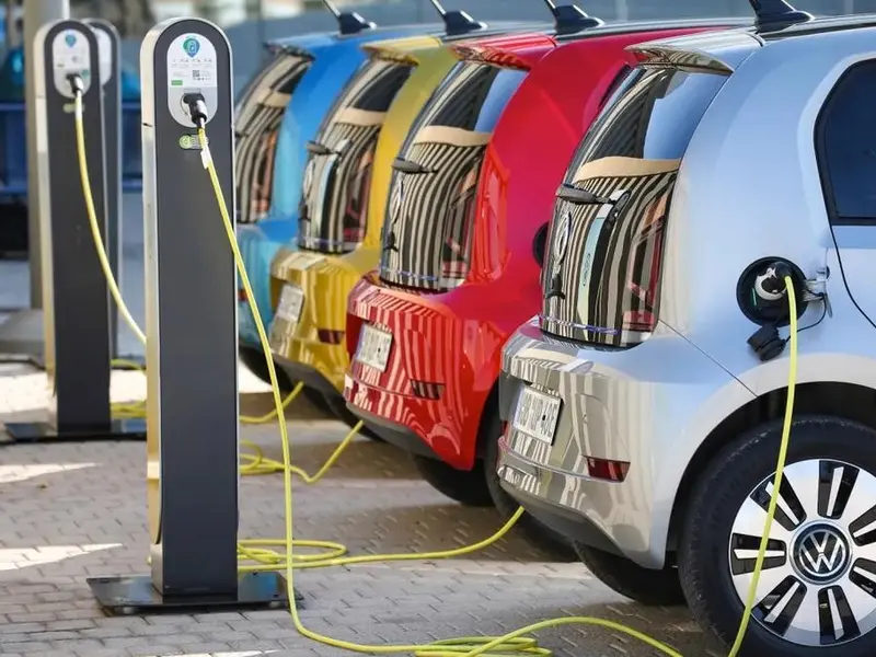 Lanzamiento del Programa Auto+ 2026 para la compra de vehículos eléctricos en España
