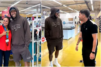 Aubameyang es visto haciendo la compra en un supermercado de Oleiros