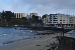 Las aguas del puerto y la playa de Santa Cruz son aptas para el baño