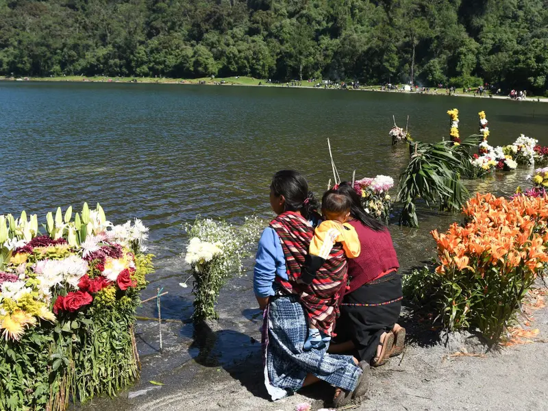 Los mayas mam de Guatemala realizan ceremonia por lluvias ante la sequía