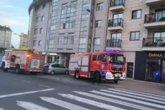 Bomberos de Oleiros extinguieron un incendio en un trastero de Culleredo y otro en Santa Cristina