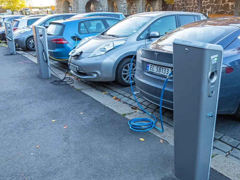 Noruega y su éxito en vehículos eléctricos: un modelo difícil de replicar en España